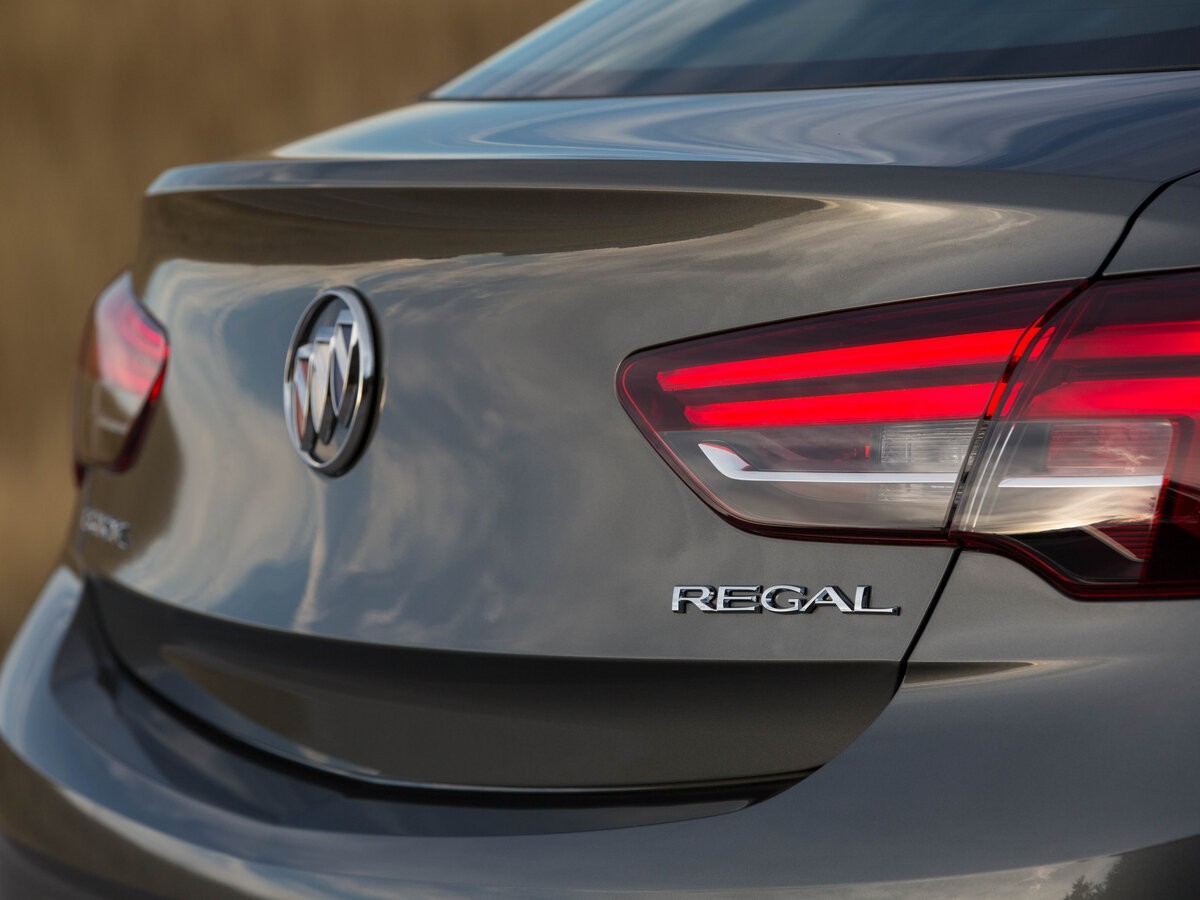Buick Regal VI Лифтбек — фото 13