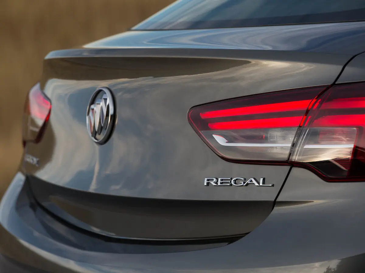 Buick Regal VI Лифтбек — сүрөт 13