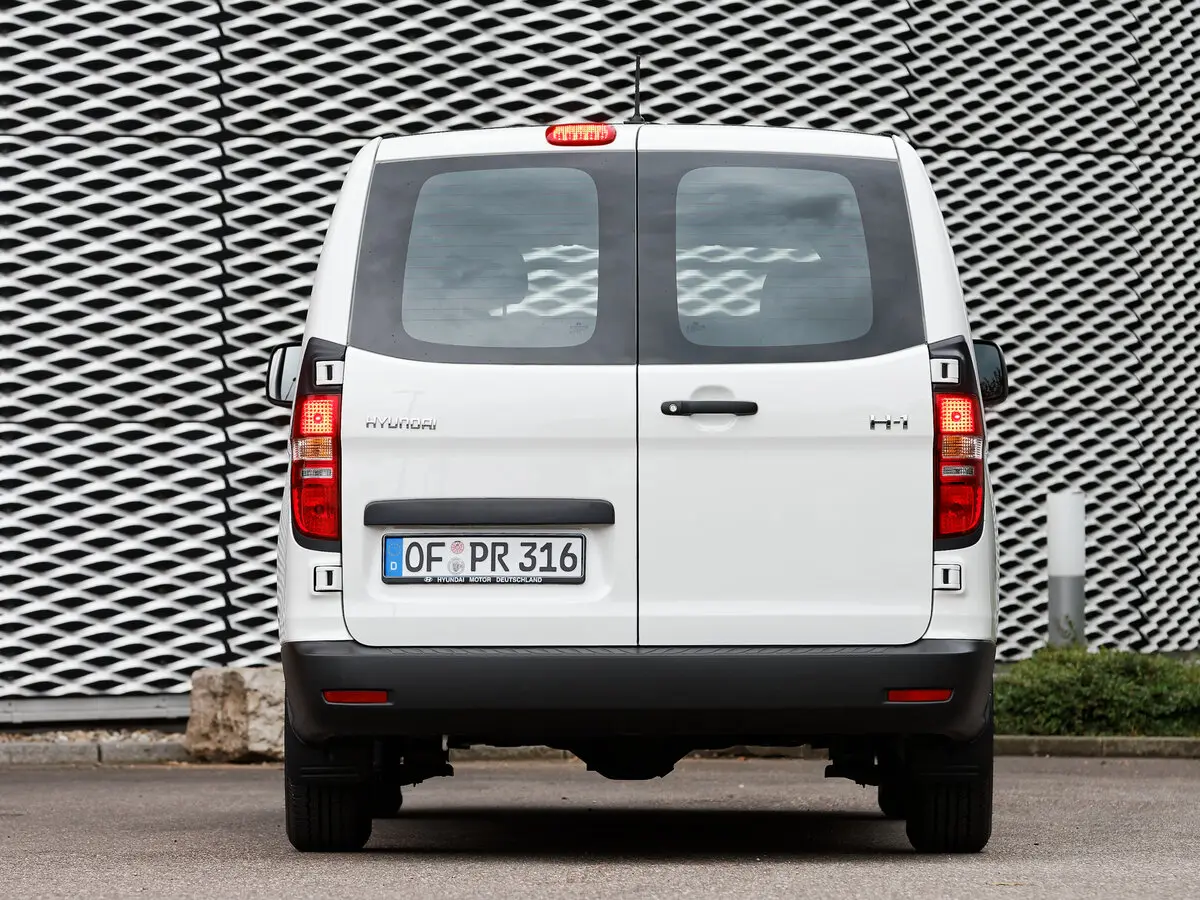 Hyundai H-1 II Рестайлинг Фургон — фото 4
