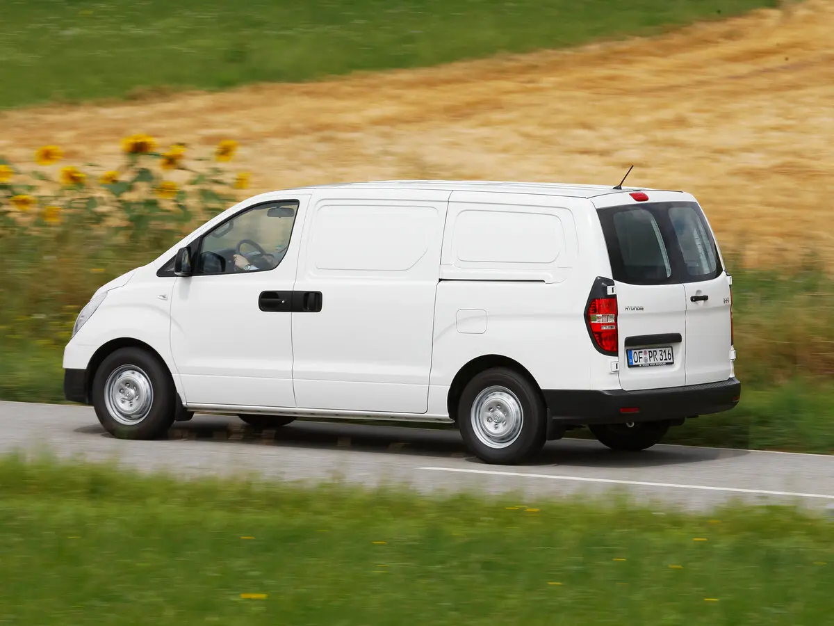 Hyundai H-1 II Рестайлинг Фургон — фото 5
