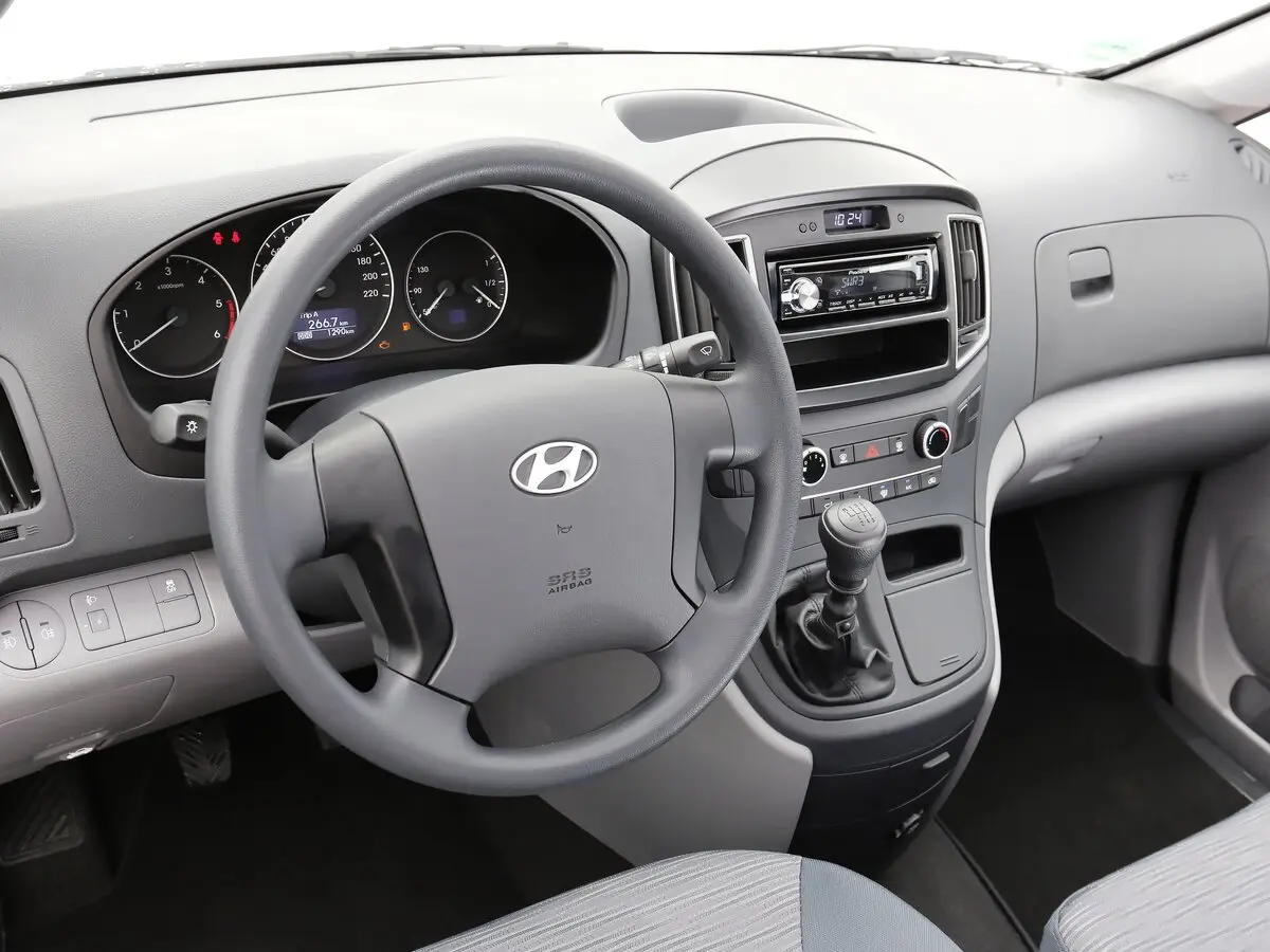 Hyundai H-1 II Рестайлинг Фургон — фото 7