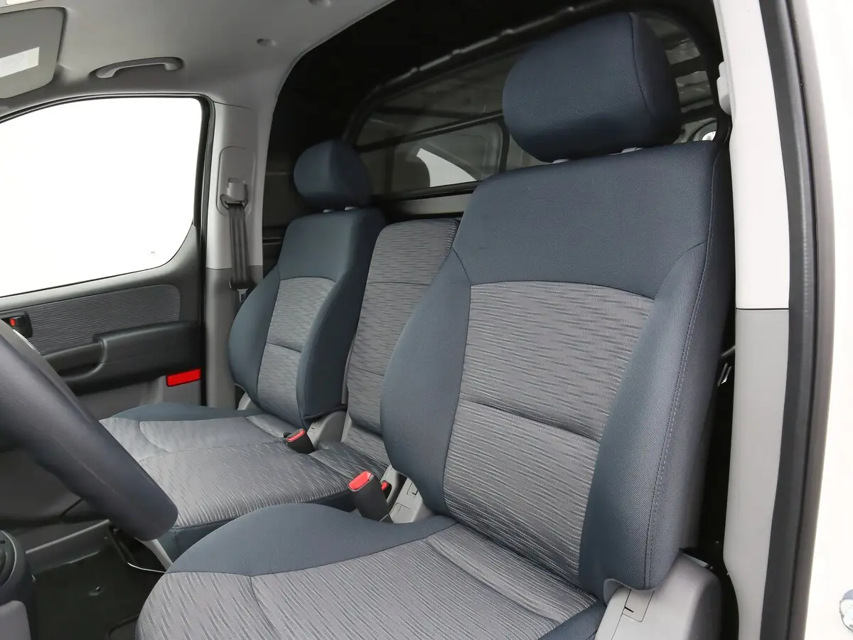 Hyundai H-1 II Рестайлинг Фургон — фото 8