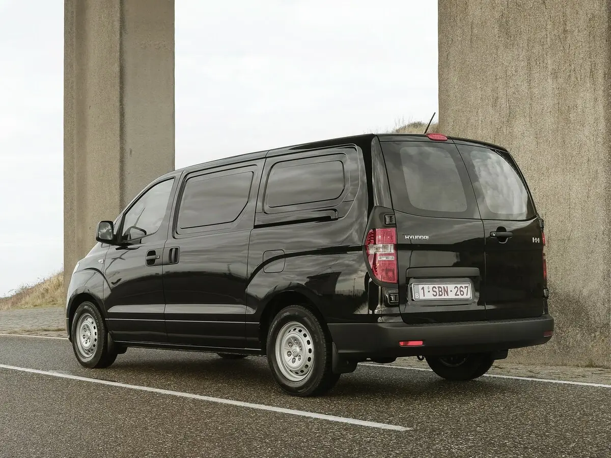 Hyundai H-1 II Рестайлинг 2 Фургон — фото 2