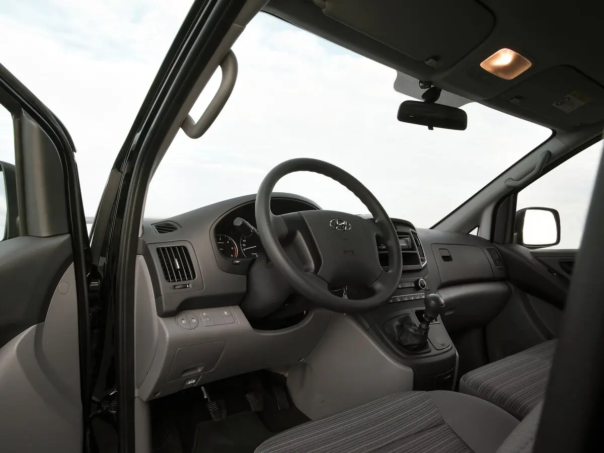 Hyundai H-1 II Рестайлинг 2 Фургон — фото 3