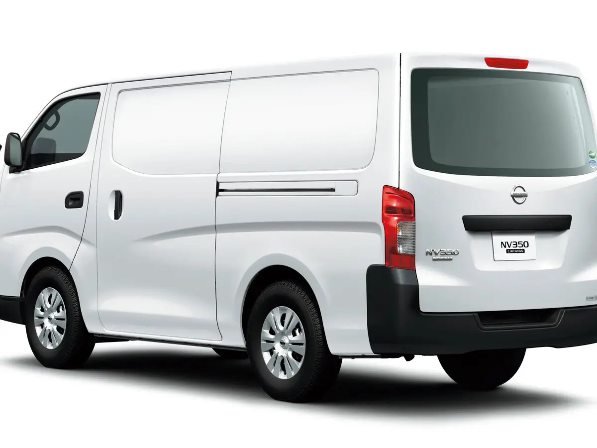 Nissan NV350 Caravan I Рестайлинг Фургон — photo 2