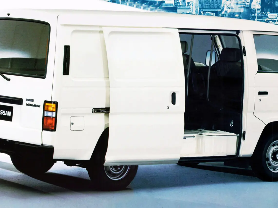 Nissan Urvan III (E24) Фургон — сүрөт 2
