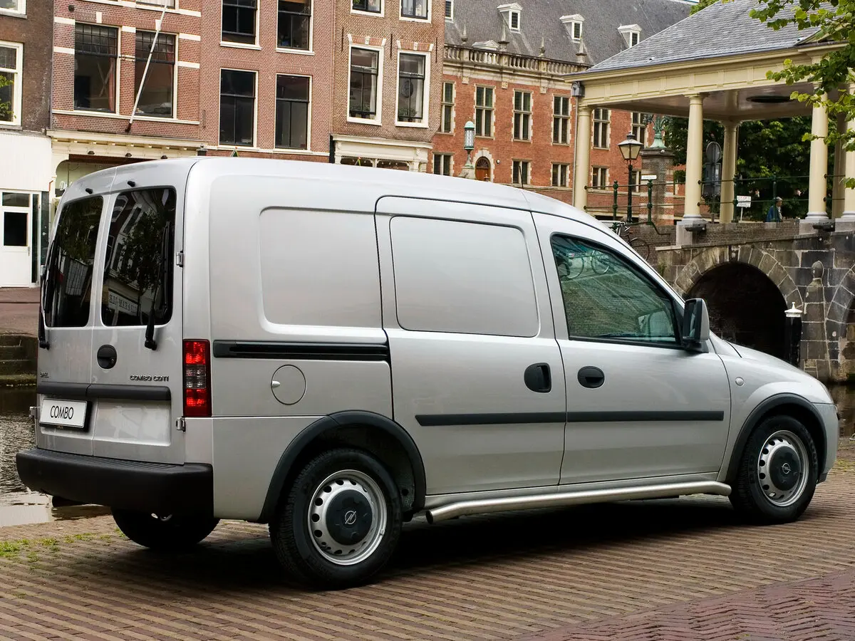 Opel Combo C Рестайлинг Фургон — photo 2