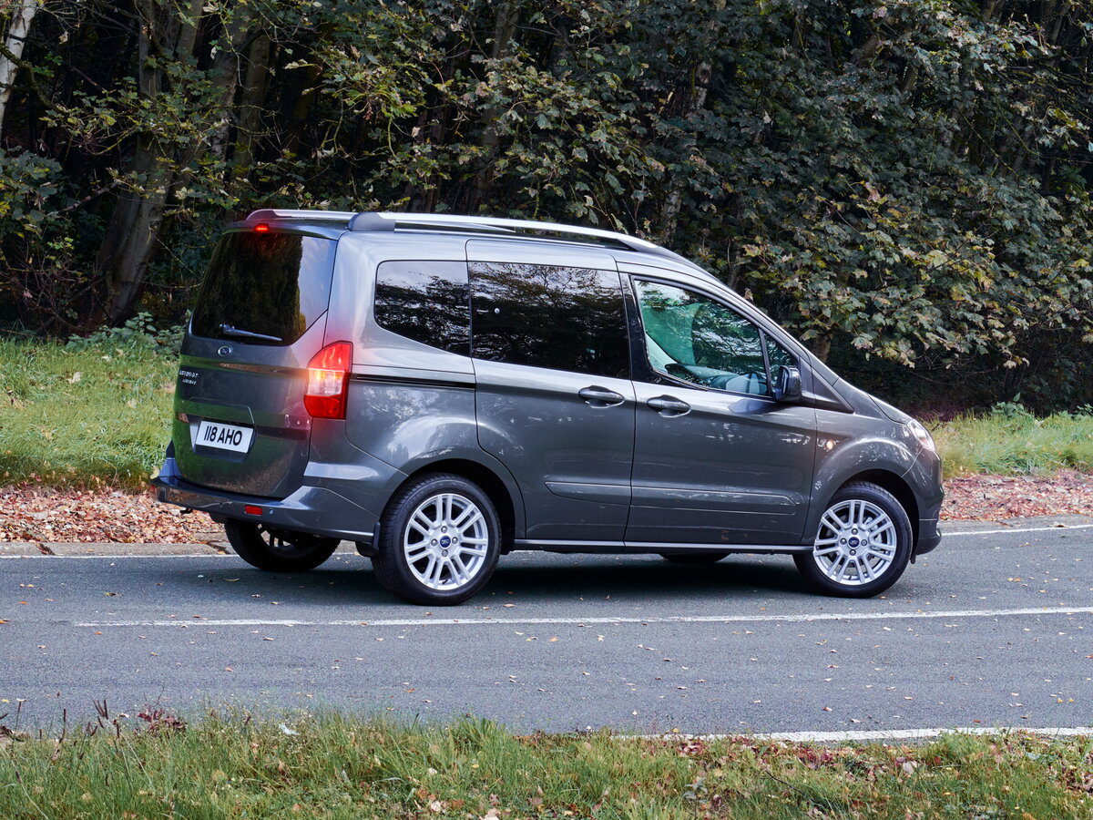 Ford Tourneo Courier I Рестайлинг Компактвэн — фото 2