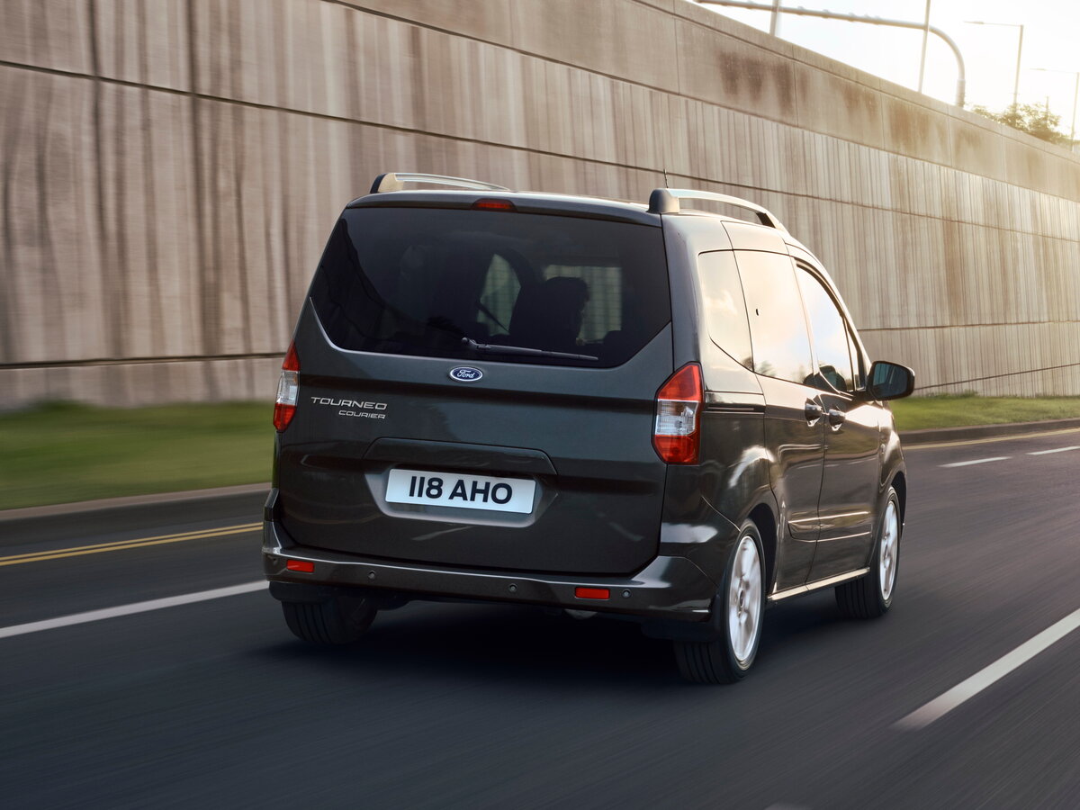 Ford Tourneo Courier I Рестайлинг Компактвэн — фото 4