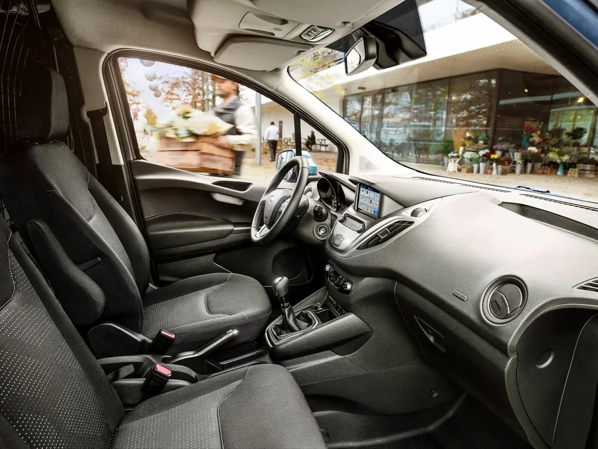 Ford Tourneo Courier I Рестайлинг Компактвэн — photo 7