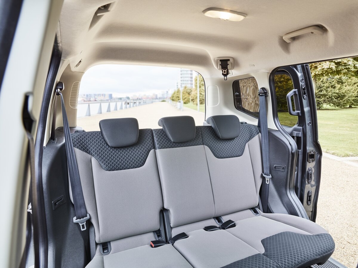 Ford Tourneo Courier I Рестайлинг Компактвэн — фото 10