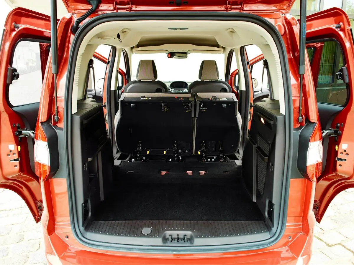 Ford Tourneo Courier I Рестайлинг Компактвэн — photo 12