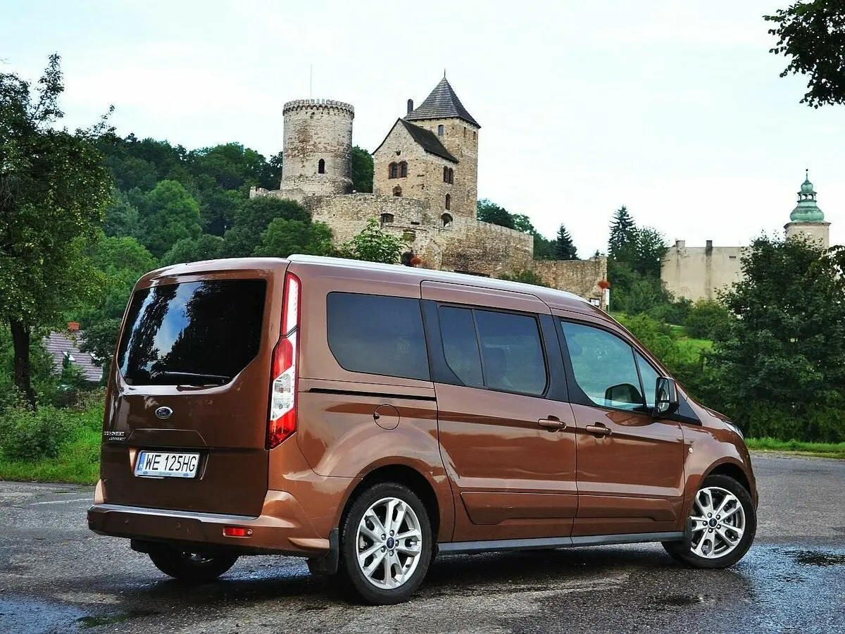 Ford Tourneo Connect II Рестайлинг Компактвэн Grand — photo 4