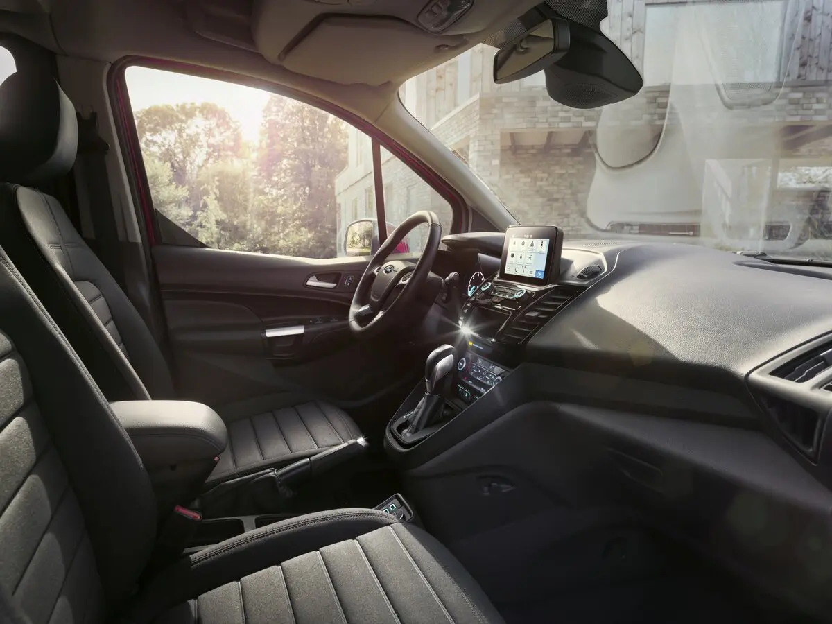 Ford Tourneo Connect II Рестайлинг Компактвэн Grand — photo 6