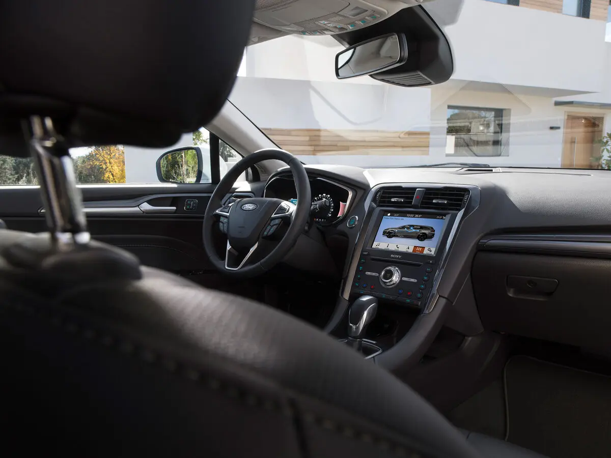 Ford Mondeo V Рестайлинг Лифтбек — фото 6