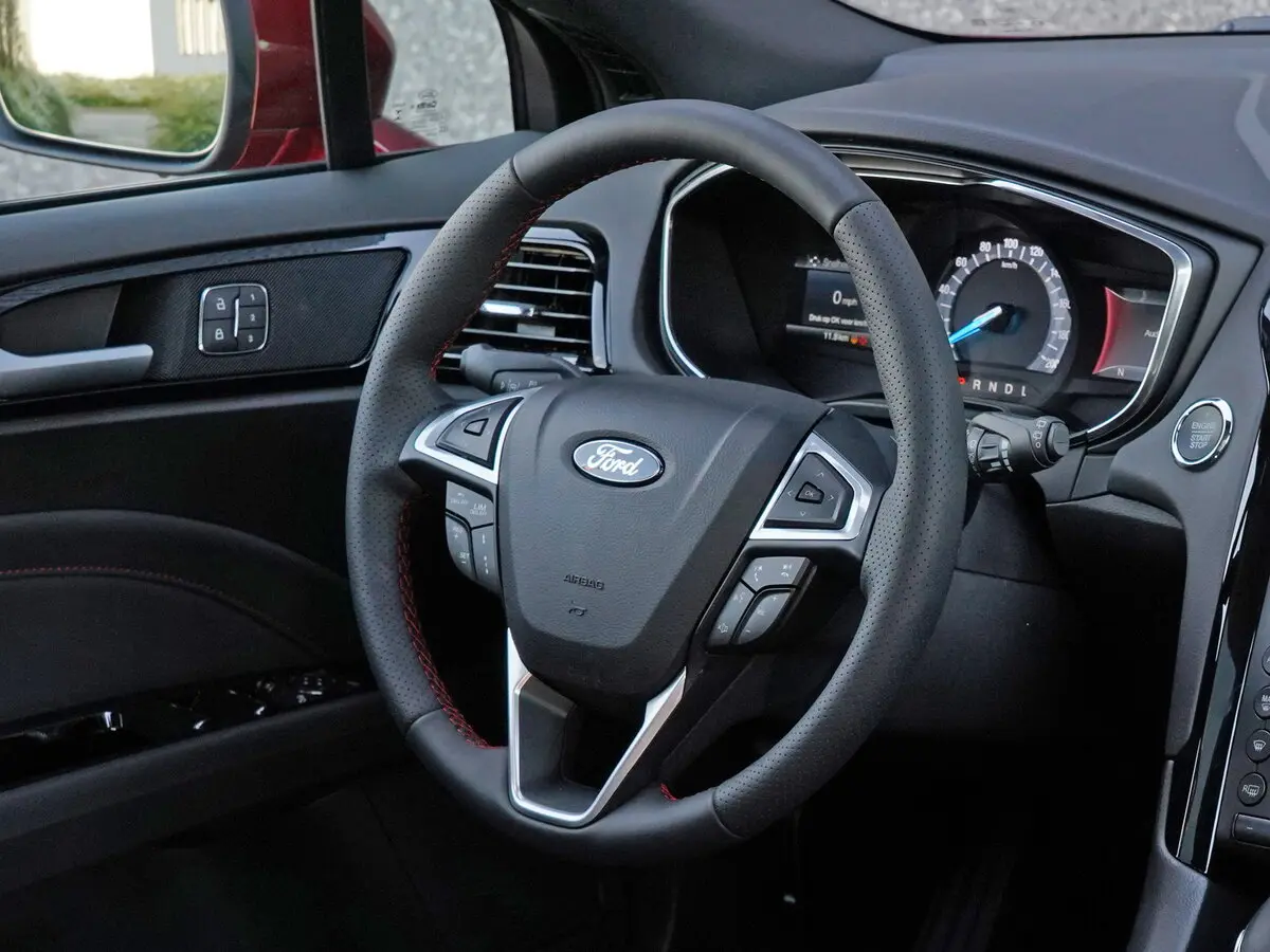 Ford Mondeo V Рестайлинг Лифтбек — фото 9