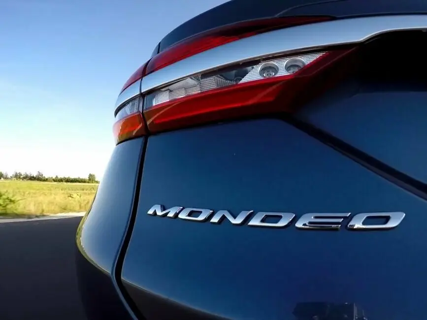Ford Mondeo V Рестайлинг Седан — фото 10