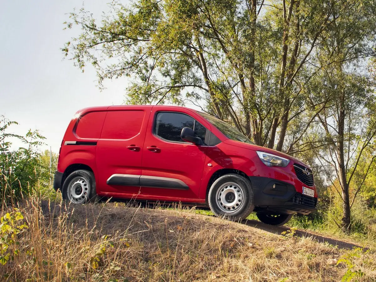 Opel Combo E Фургон — photo 2