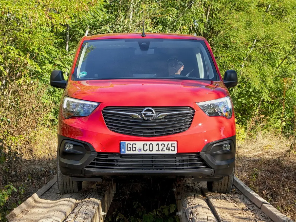 Opel Combo E Фургон — photo 3