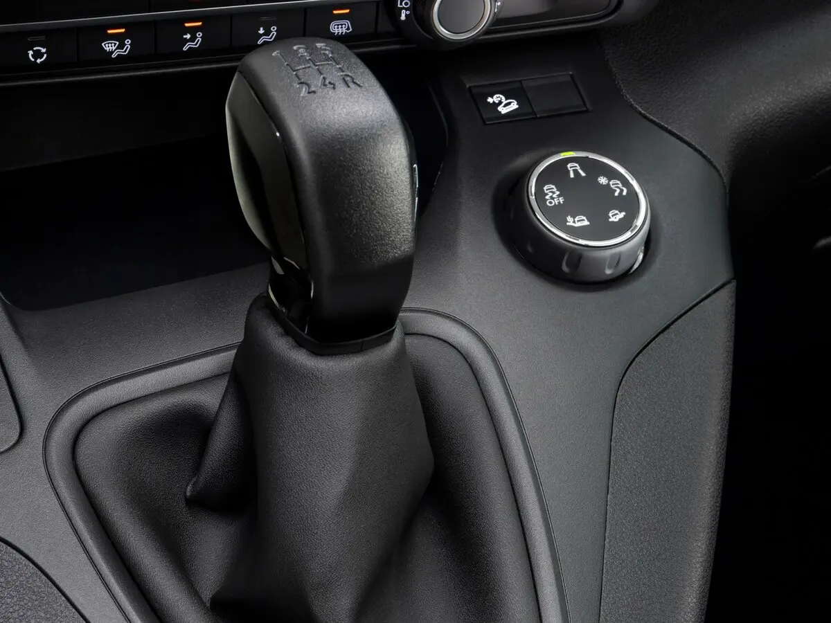 Opel Combo E Фургон — photo 7