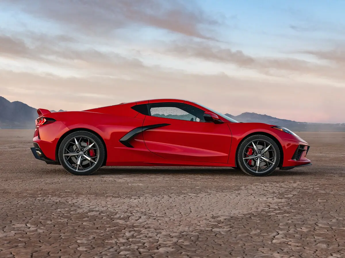 Chevrolet Corvette C8 Тарга — сүрөт 2