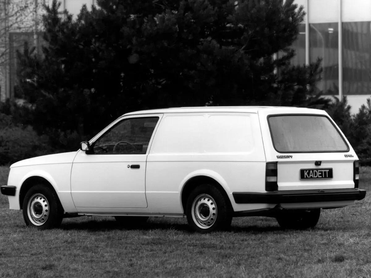 Opel Kadett D Фургон — фото 3