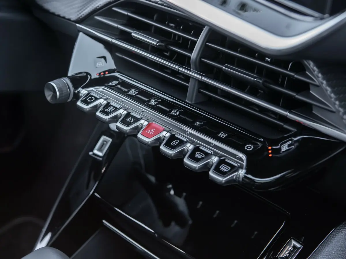 Peugeot 2008 II Внедорожник 5 дв. — photo 38