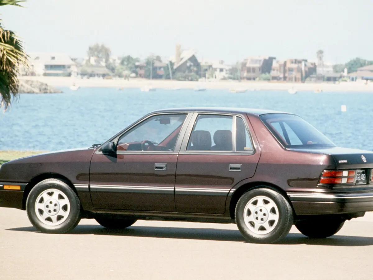Dodge Shadow 1986 – 1994 Лифтбек — сүрөт 2