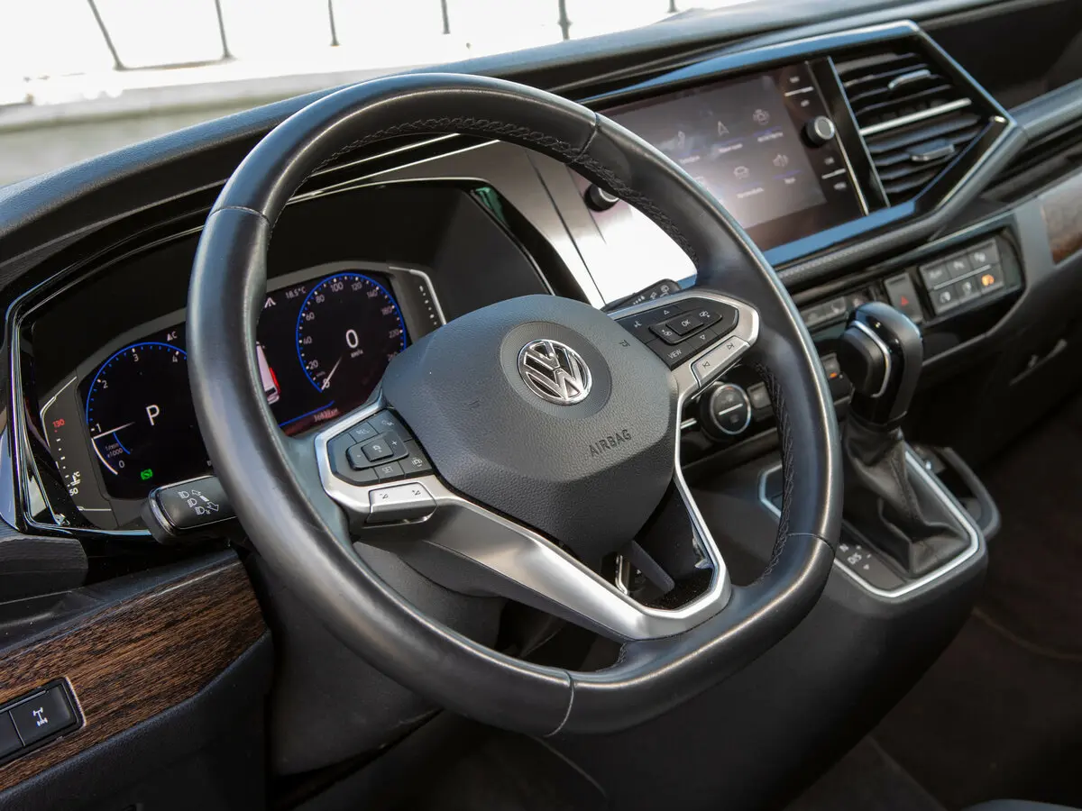 Volkswagen Multivan T6 Рестайлинг Минивэн — фото 22