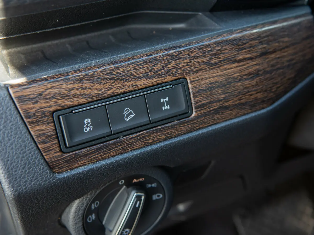 Volkswagen Multivan T6 Рестайлинг Минивэн — фото 30