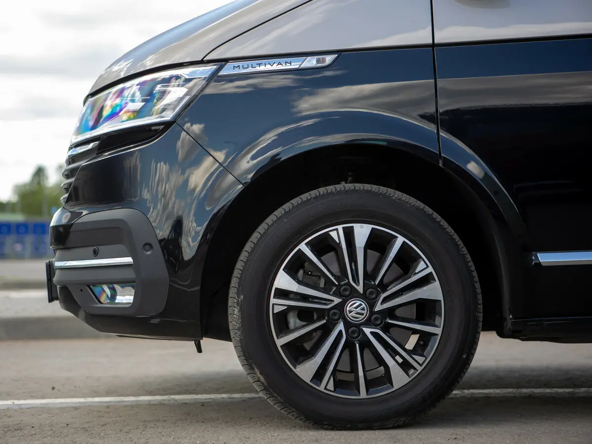 Volkswagen Multivan T6 Рестайлинг Минивэн — фото 32