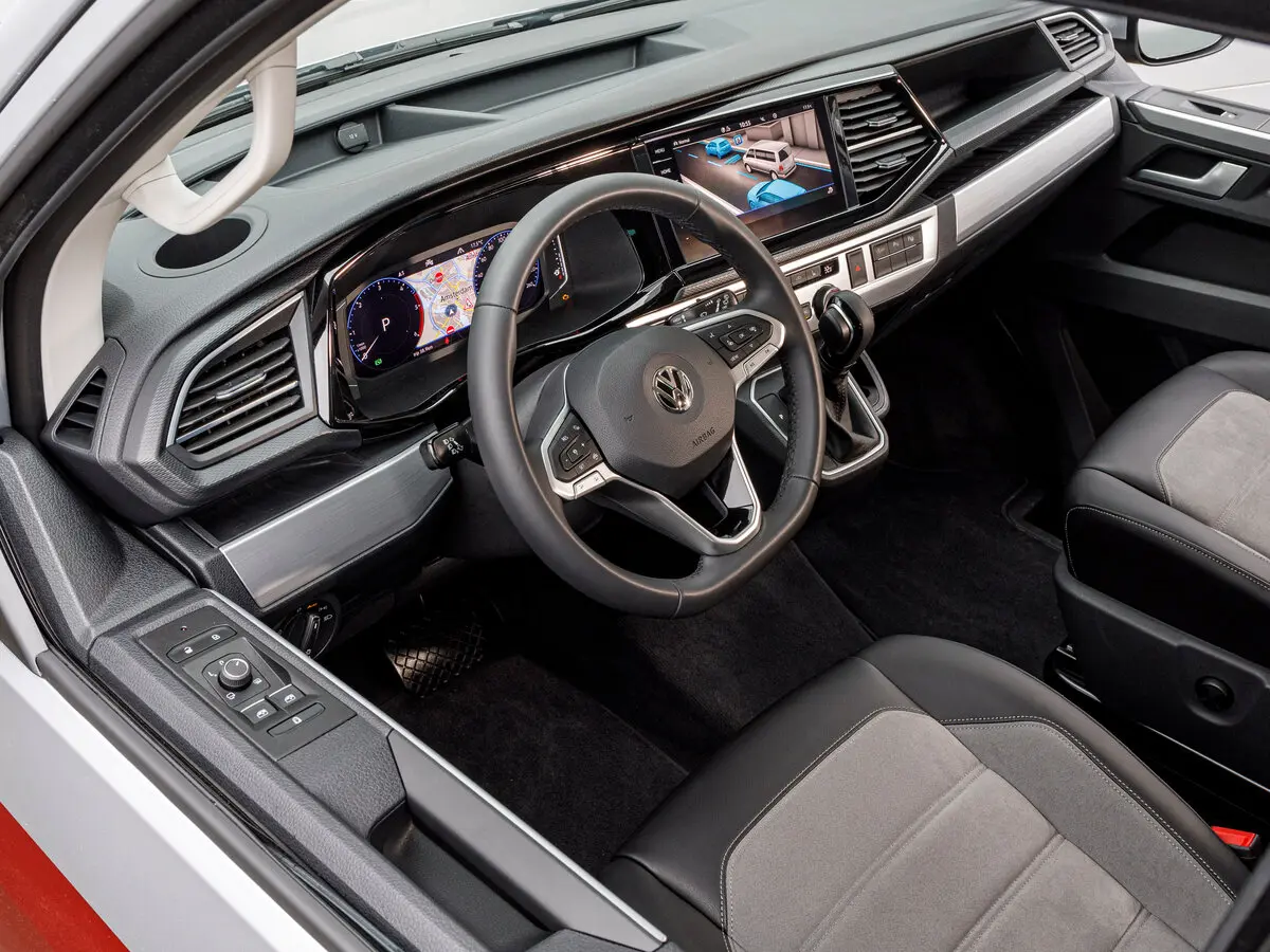 Volkswagen Multivan T6 Рестайлинг Минивэн Long — фото 3