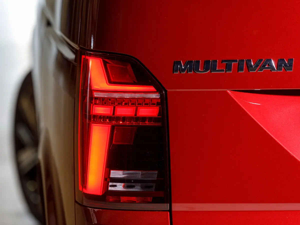 Volkswagen Multivan T6 Рестайлинг Минивэн Long — фото 9