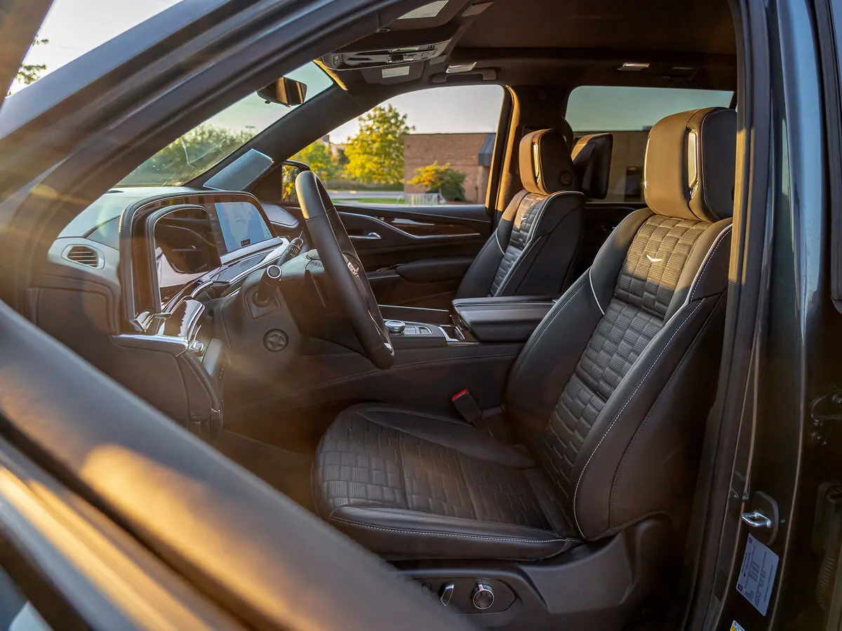 Cadillac Escalade V Внедорожник 5 дв. ESV — сүрөт 5