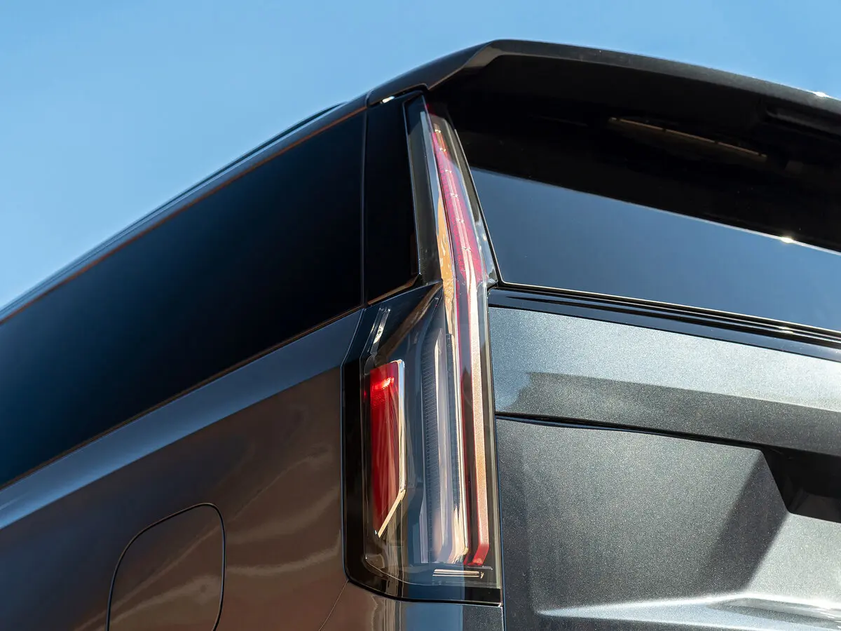Cadillac Escalade V Внедорожник 5 дв. ESV — сүрөт 11