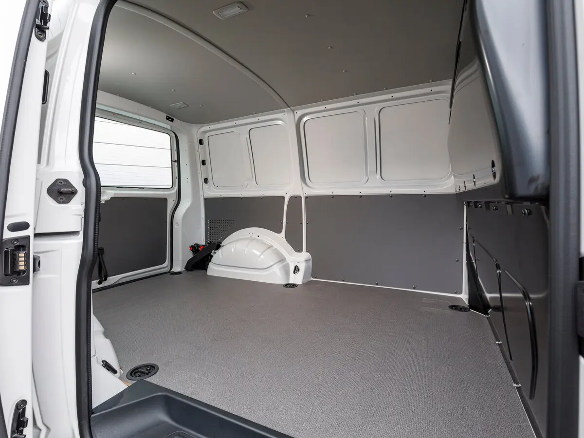 Volkswagen Transporter T6 Рестайлинг Фургон — сүрөт 11