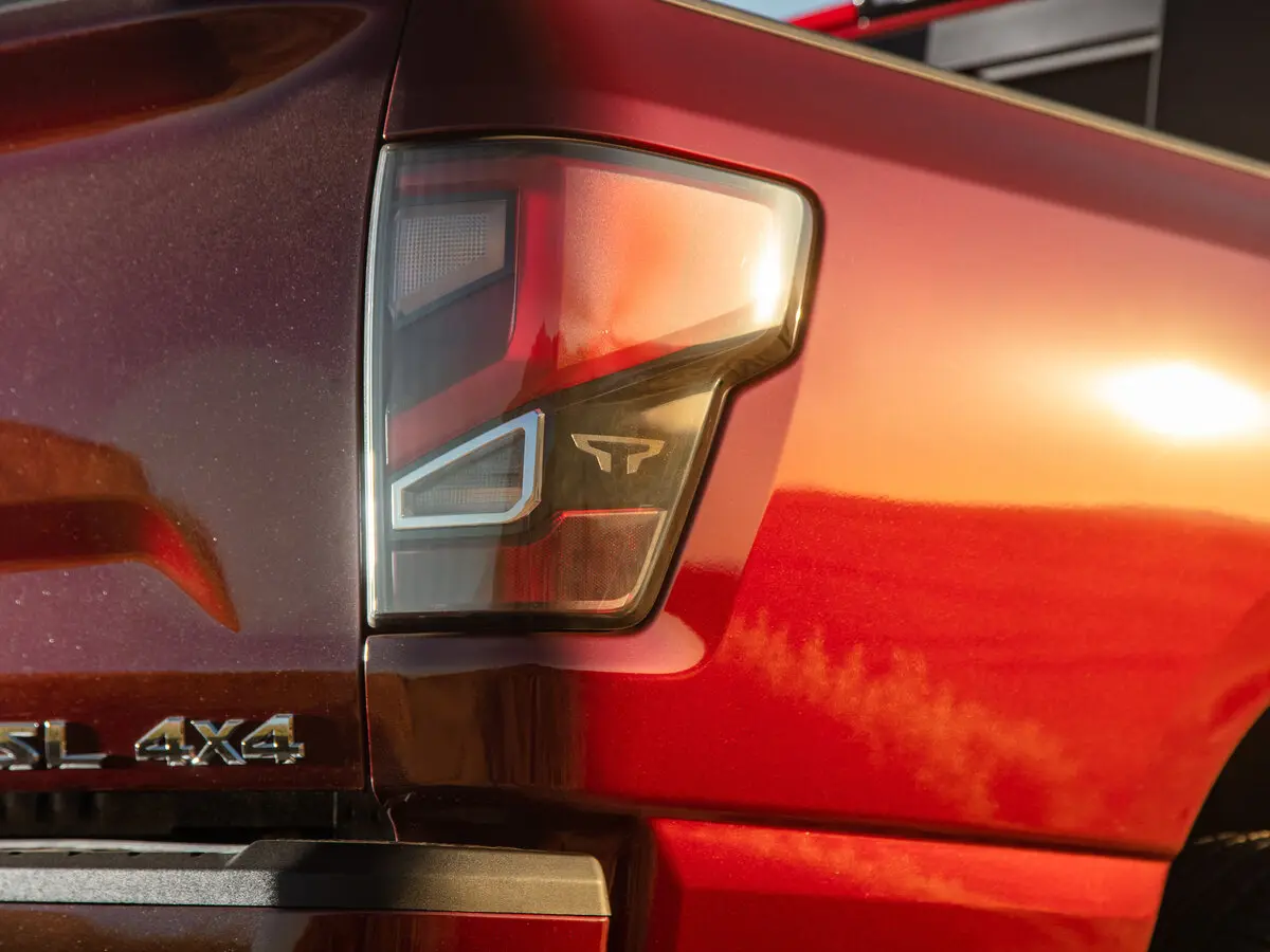 Nissan Titan II Рестайлинг Пикап Двойная кабина — сүрөт 10
