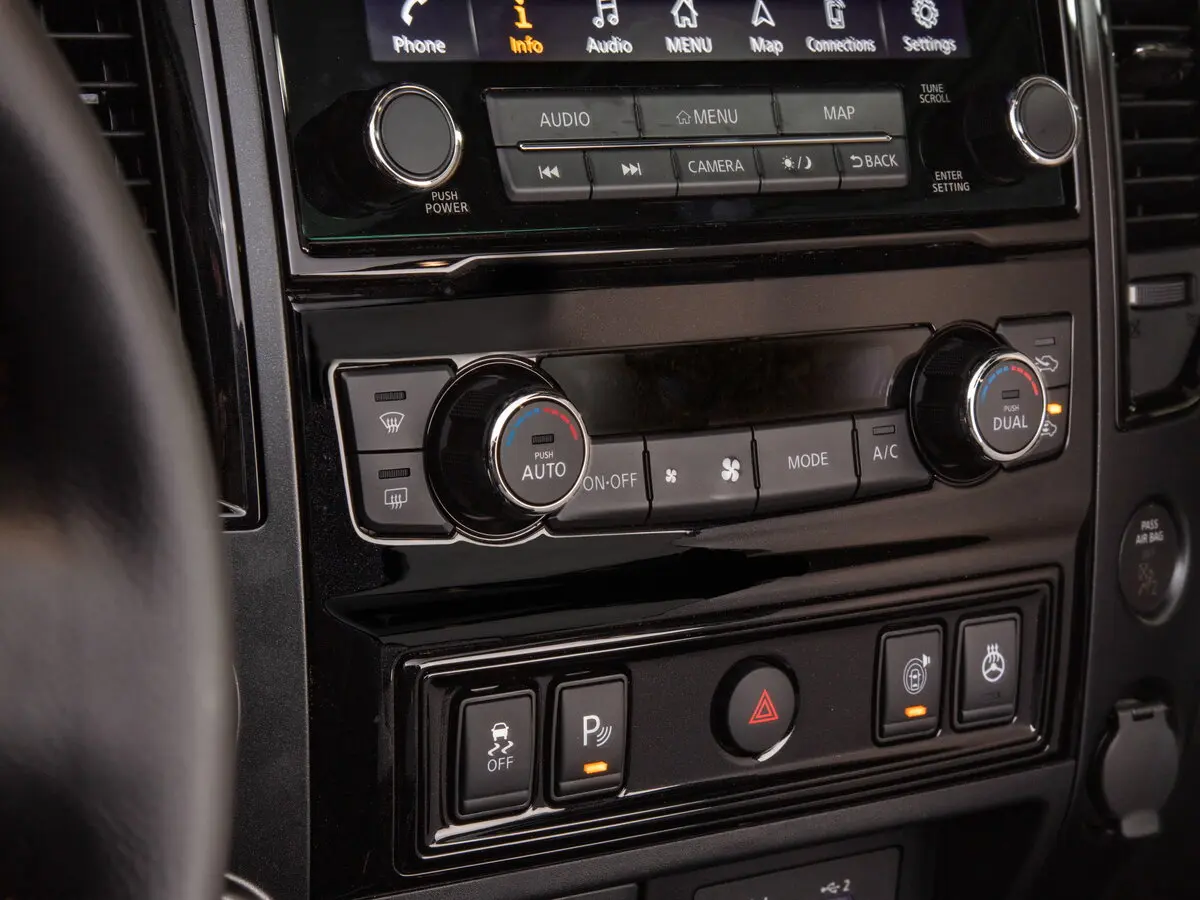 Nissan Titan II Рестайлинг Пикап Двойная кабина — сүрөт 11
