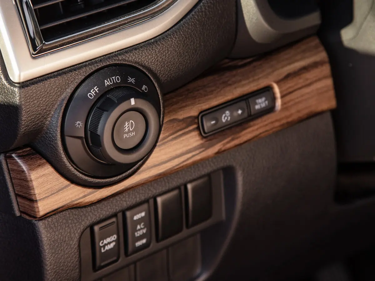 Nissan Titan II Рестайлинг Пикап Двойная кабина — сүрөт 12