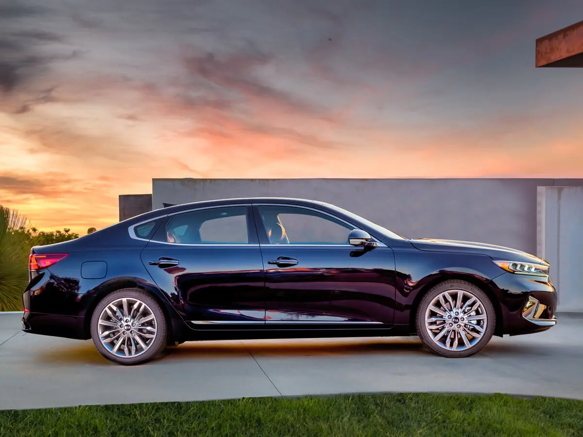 Kia Cadenza II Рестайлинг Седан — сүрөт 2