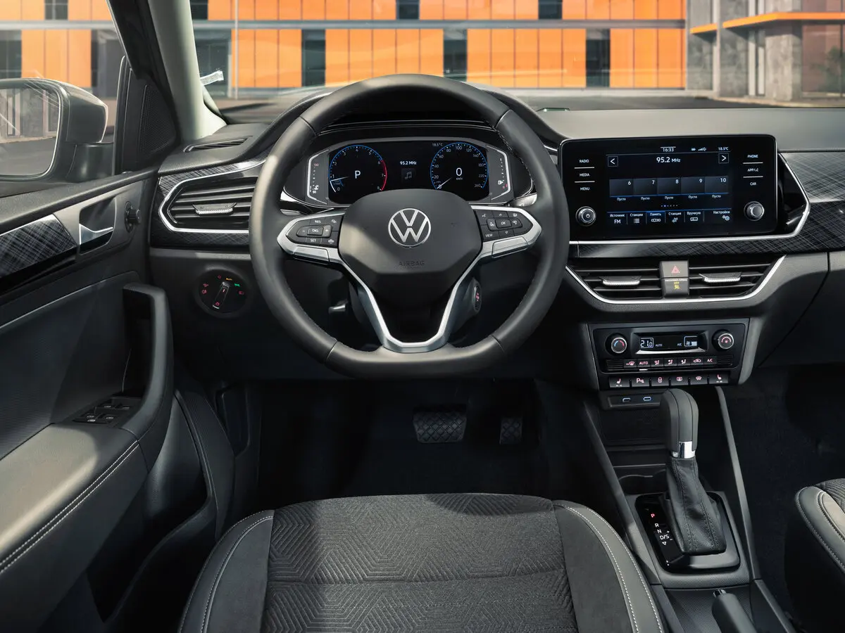 Volkswagen Polo VI Лифтбек — фото 4