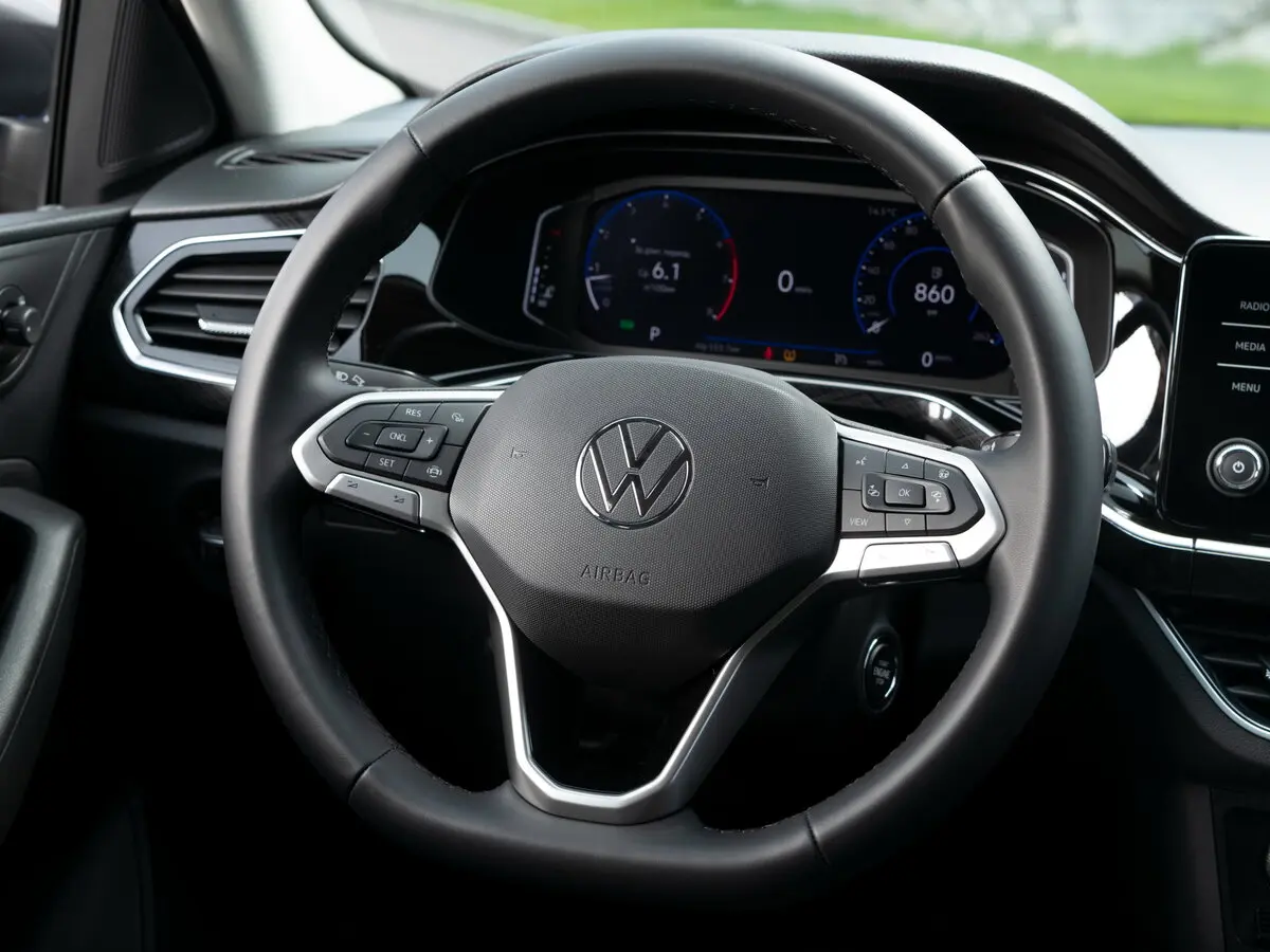 Volkswagen Polo VI Лифтбек — фото 8