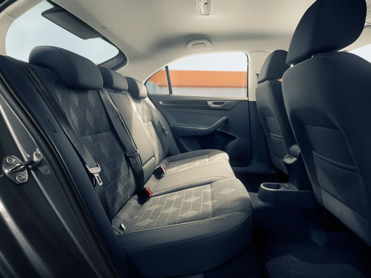 Volkswagen Polo VI Лифтбек — фото 9