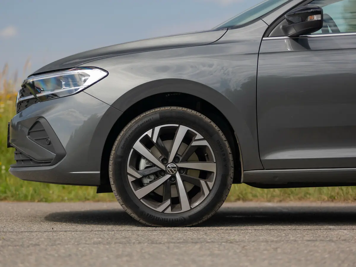 Volkswagen Polo VI Лифтбек — фото 30
