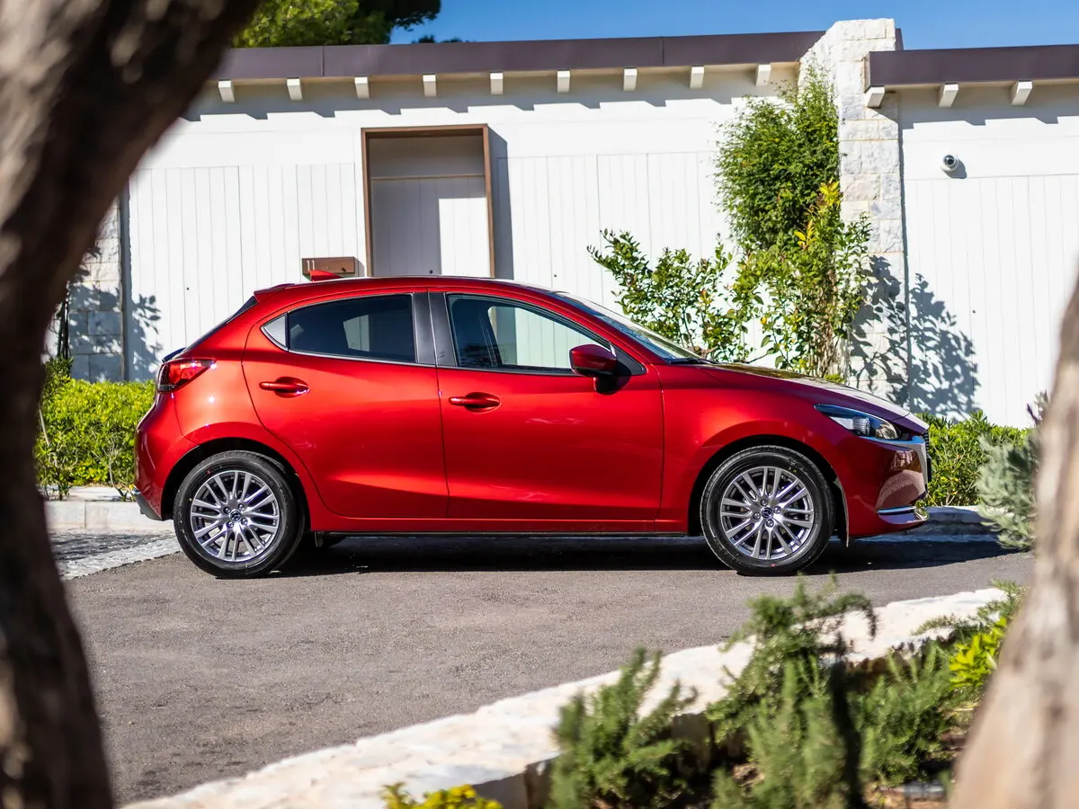 Mazda 2 III (DJ) Рестайлинг Хэтчбек 5 дв. — photo 2