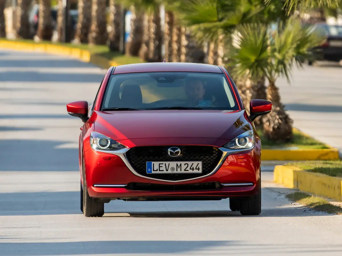 Mazda 2 III (DJ) Рестайлинг Хэтчбек 5 дв. — photo 3