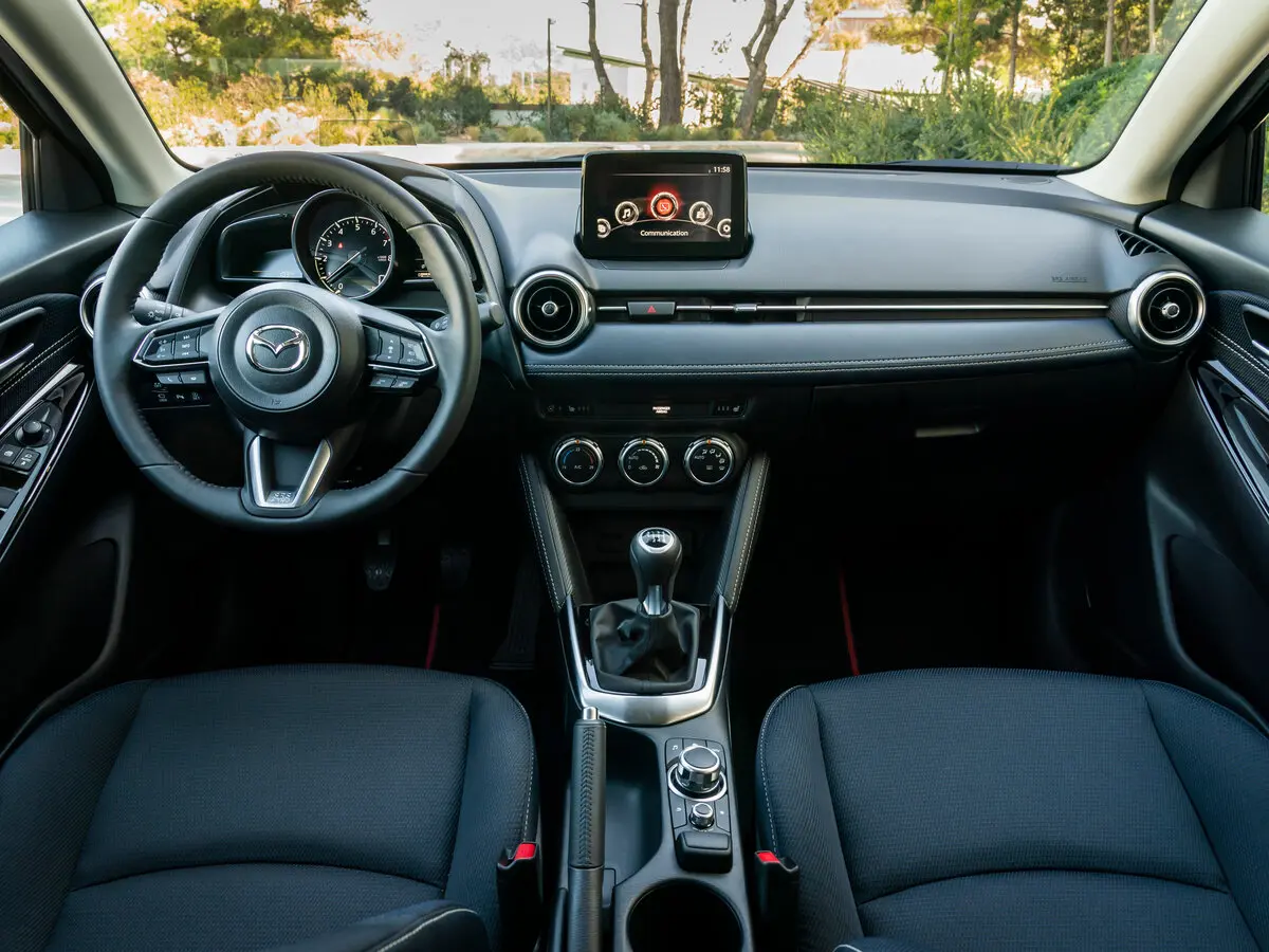 Mazda 2 III (DJ) Рестайлинг Хэтчбек 5 дв. — photo 6