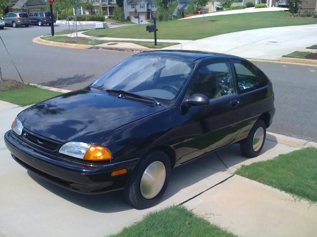 Ford Aspire 1993 – 1997 Хэтчбек 3 дв. — сүрөт 2