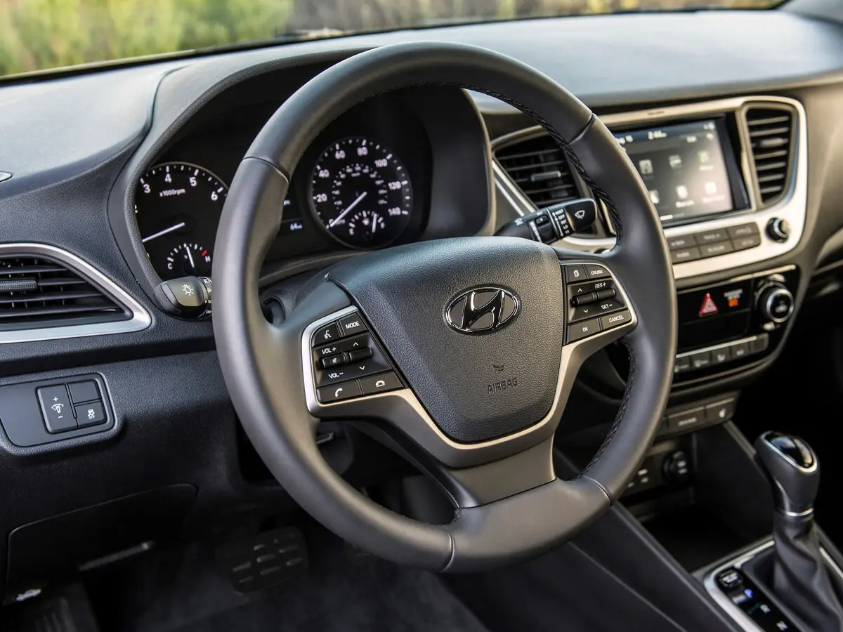 Hyundai Accent V Седан — фото 10