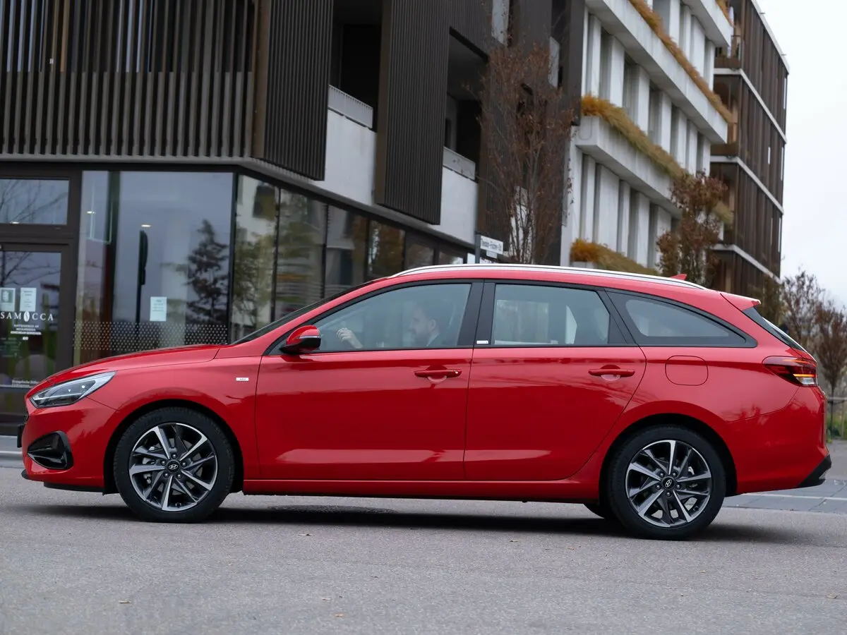 Hyundai i30 III Рестайлинг 2 Универсал 5 дв. — фото 2